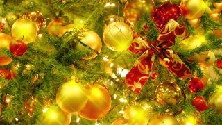 クリスマスは赤or緑ドレス|30代~40代女性におすすめドレス